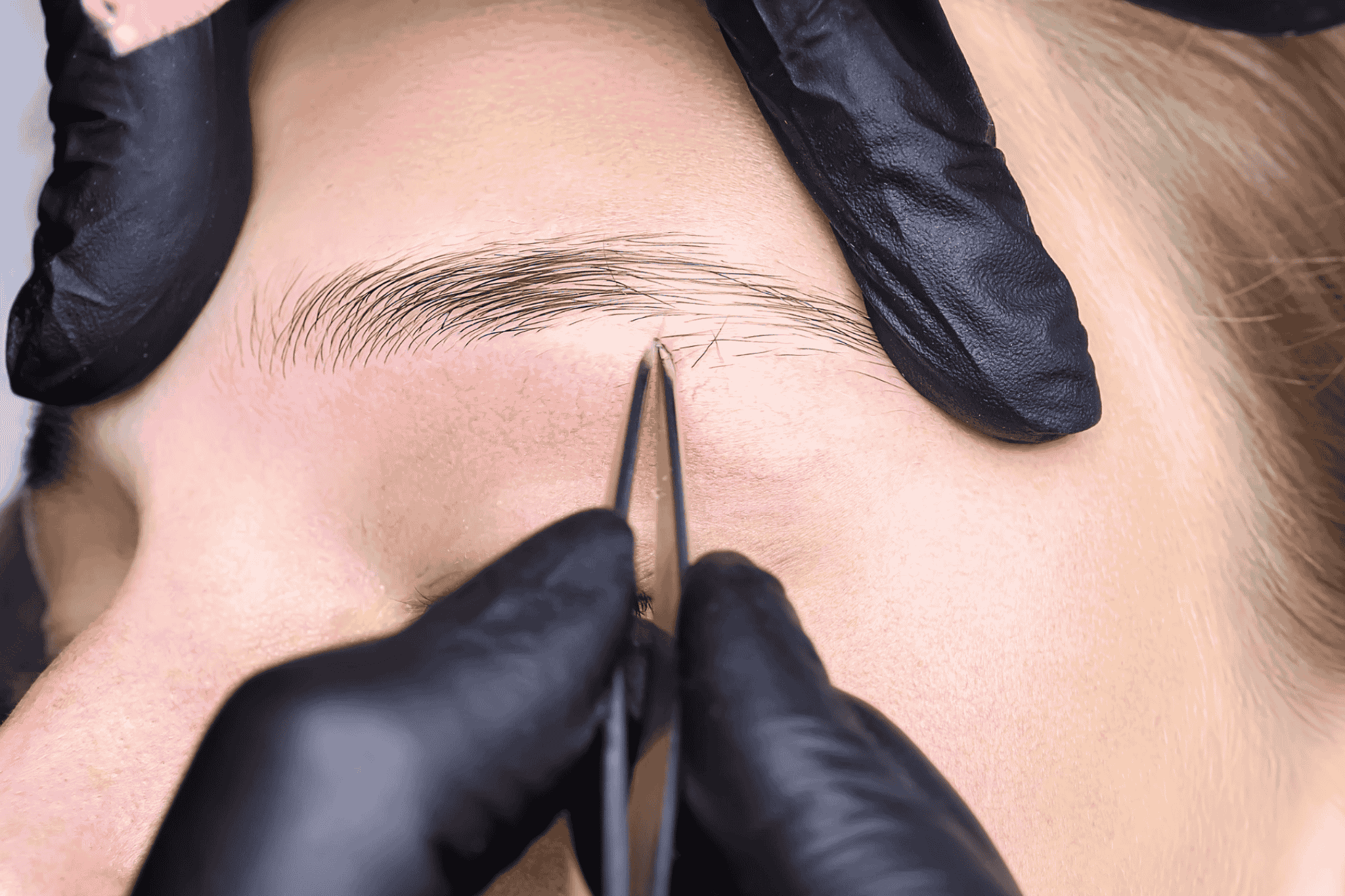 Augenbrauenkorrektur